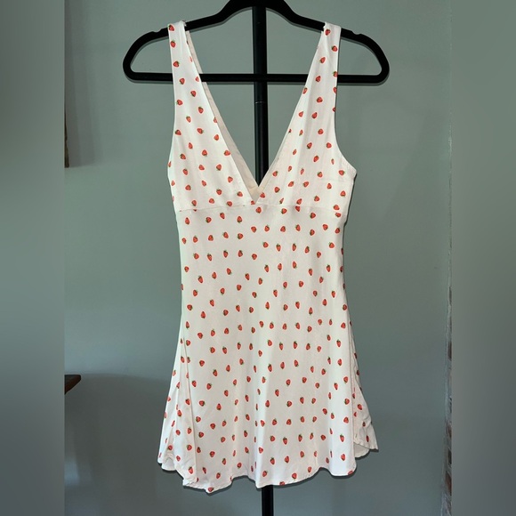 ZARA Strawberry Print Viscose Mini Fit Flare Dress V-neck | size Medium - Picture 4 of 7